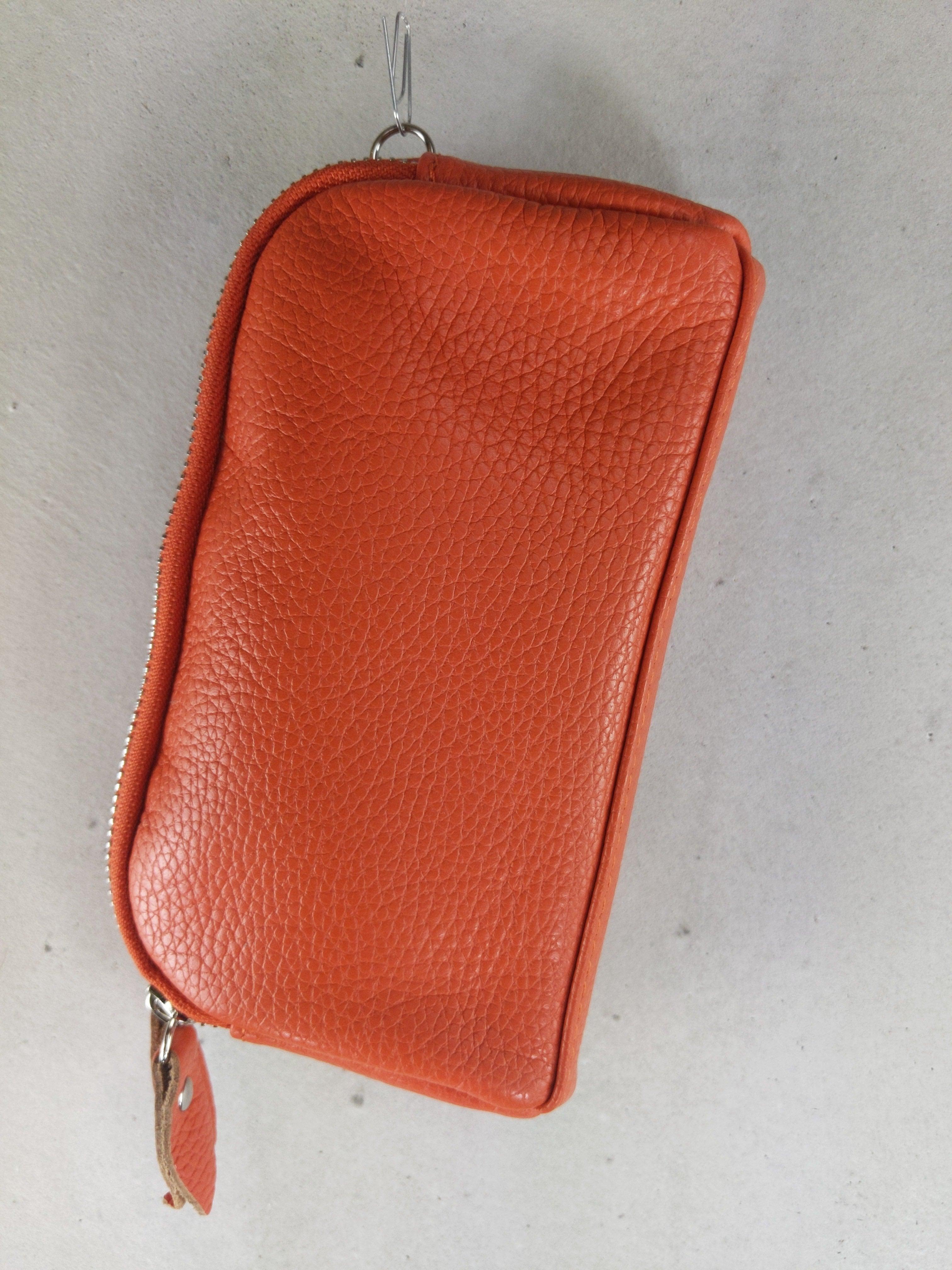 Kolibri Ulm - Kleine Ledertasche mit doppeltem Reißverschluss - kolibri-ulm.de - Accessoires, Bag, Handtasche, Handytasche, Leder, Ledertadsche, Ledertasche, Ledertaschen, Tasche