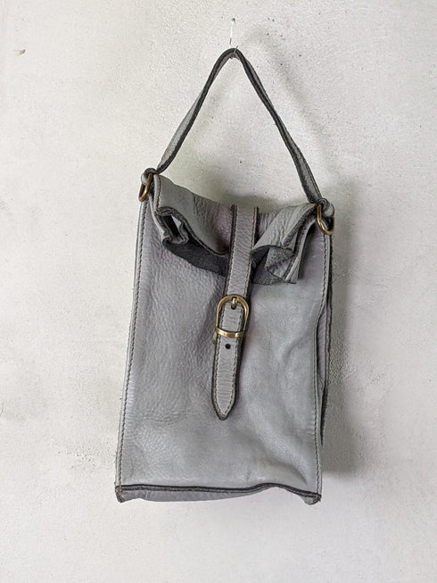 Kleine Ledertasche aus Waschleder