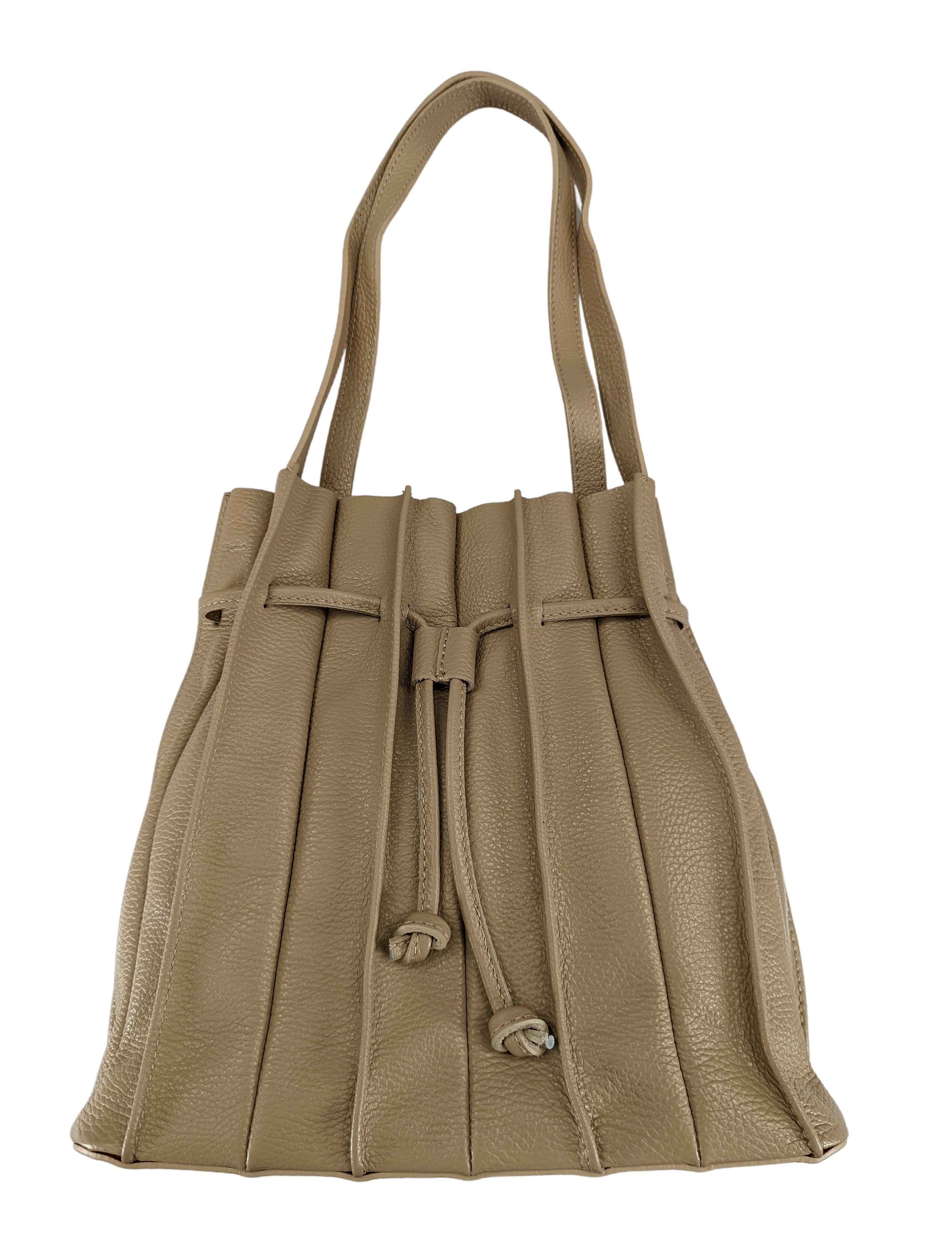 Kolibri Ulm - Handtasche mit Falten und Innenbeutel - kolibri-ulm.de - Accessoires, Damen, Handtasche, Handtaschen, Ledertasche, Ledertaschen, SS22, Tasche, Taschen