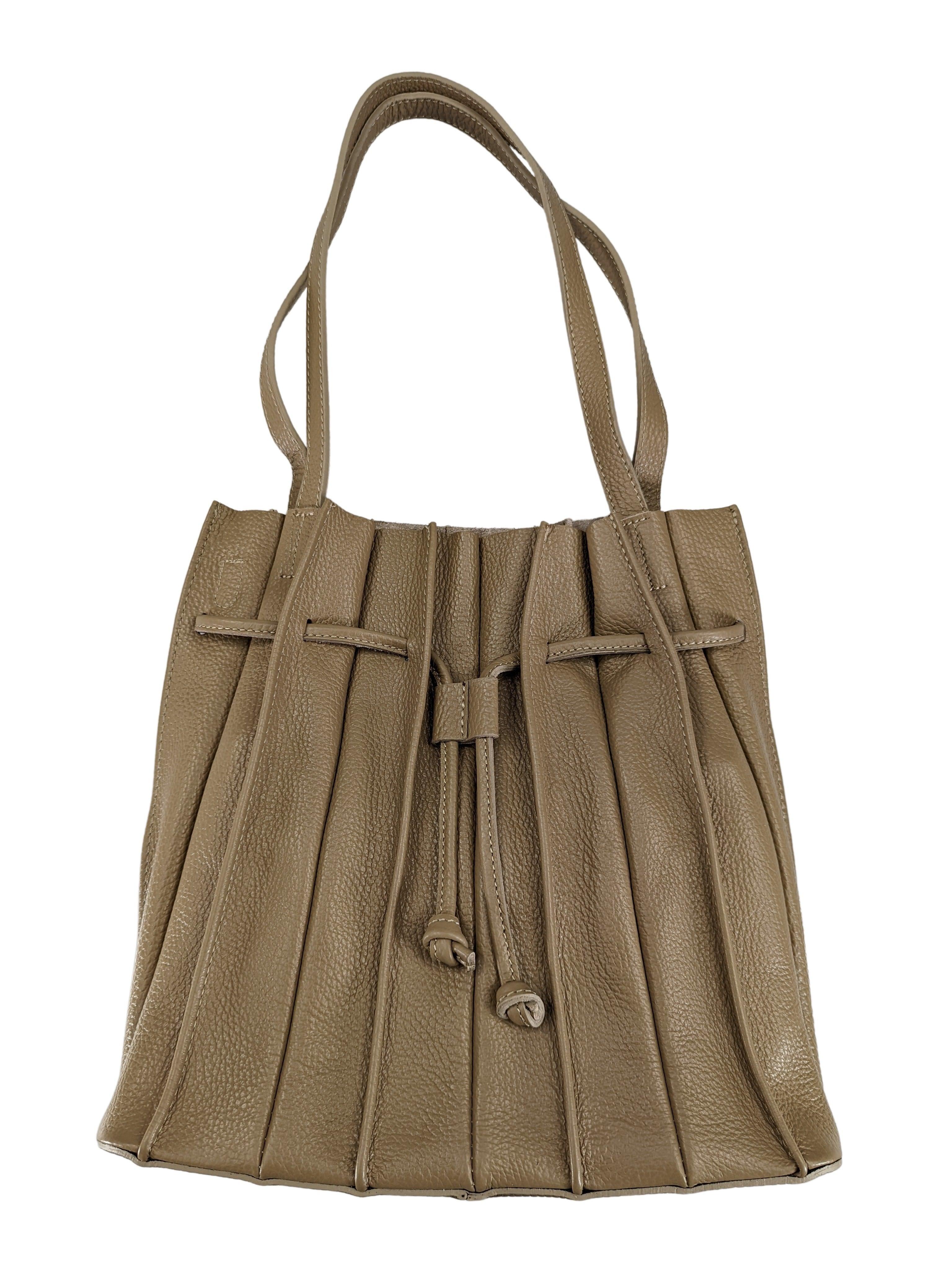 Kolibri Ulm - Handtasche mit Falten und Innenbeutel - kolibri-ulm.de - Accessoires, Damen, Handtasche, Handtaschen, Ledertasche, Ledertaschen, SS22, Tasche, Taschen