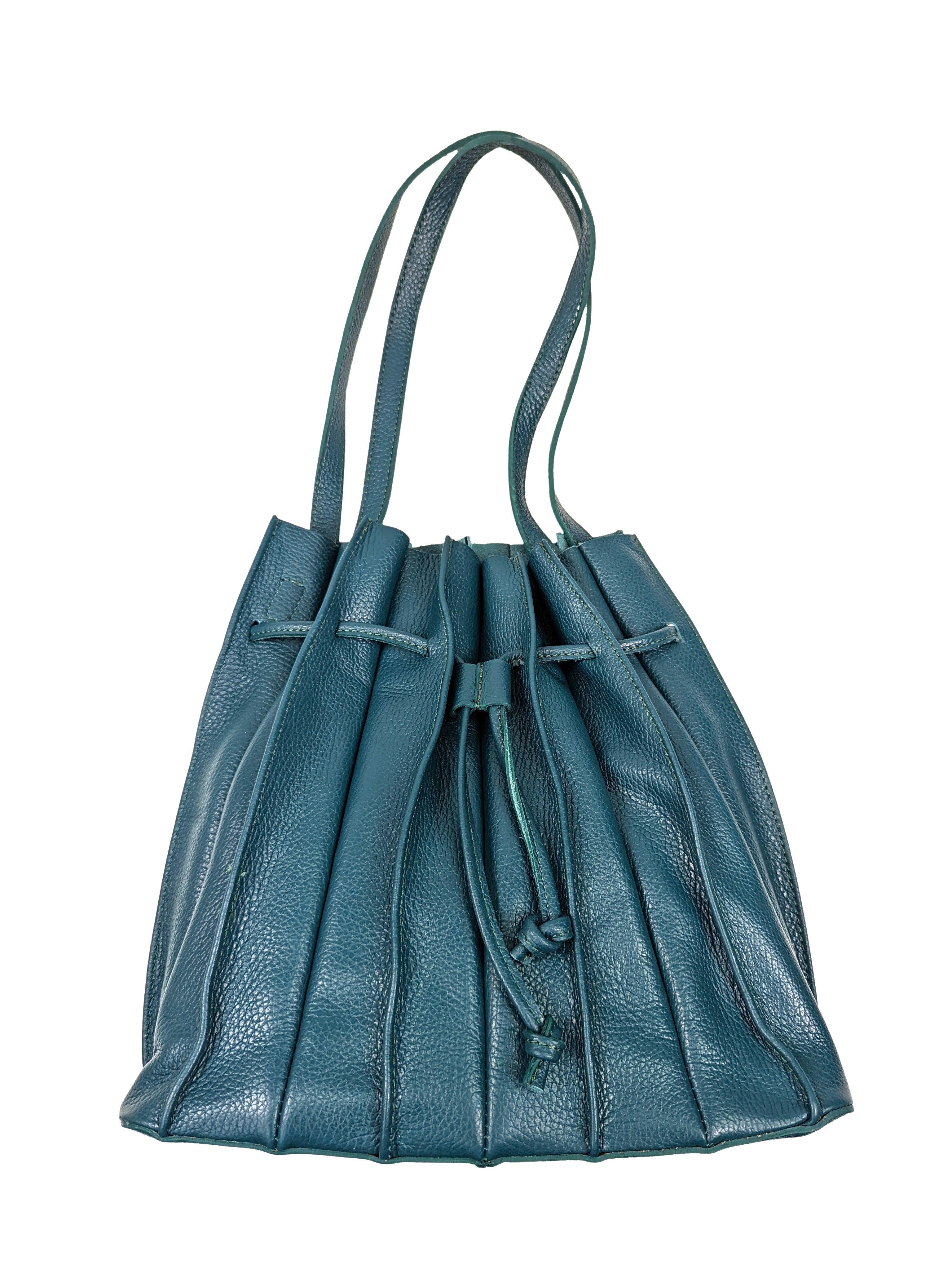 Kolibri Ulm - Handtasche mit Falten und Innenbeutel - kolibri-ulm.de - Accessoires, Damen, Handtasche, Handtaschen, Ledertasche, Ledertaschen, SS22, Tasche, Taschen