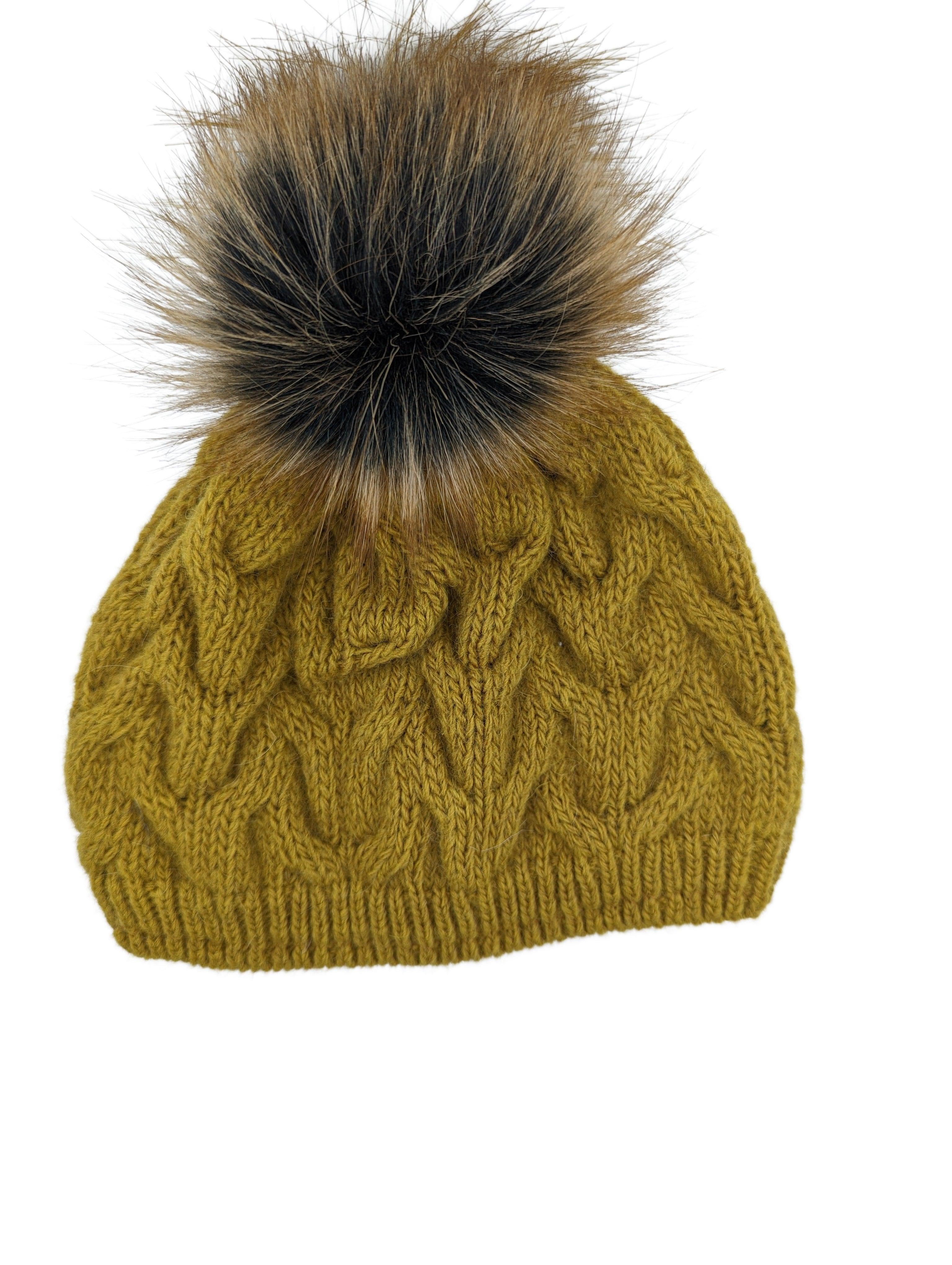 Gebeana - Mütze Zopfmuster mit Fleece u. Webpelzpompon - kolibri-ulm.de - Accessoires, Damen, Kappe, Kappen, Kopfbedeckung, Mütze, Mützen, Strick, Textilien, WS22