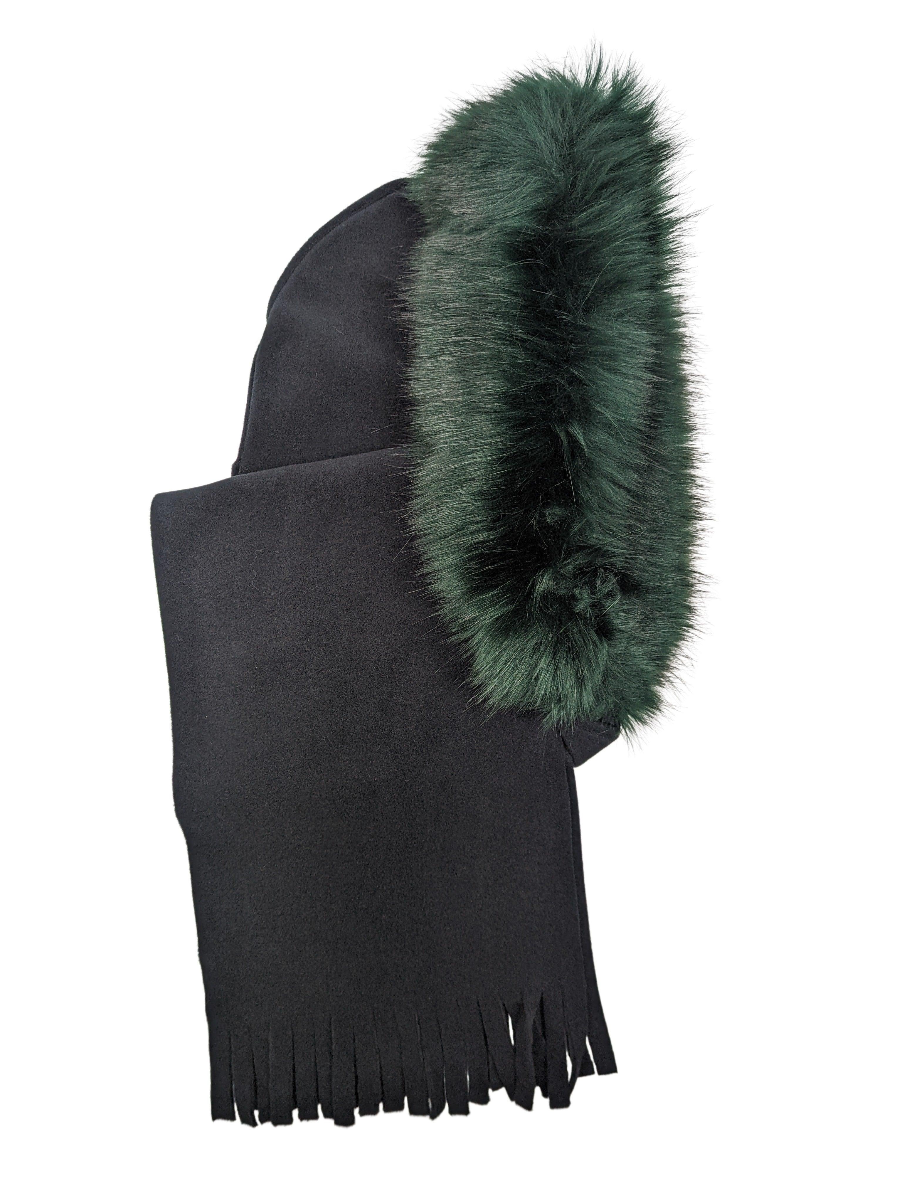 Schalhaube aus Fleece mit Fransen