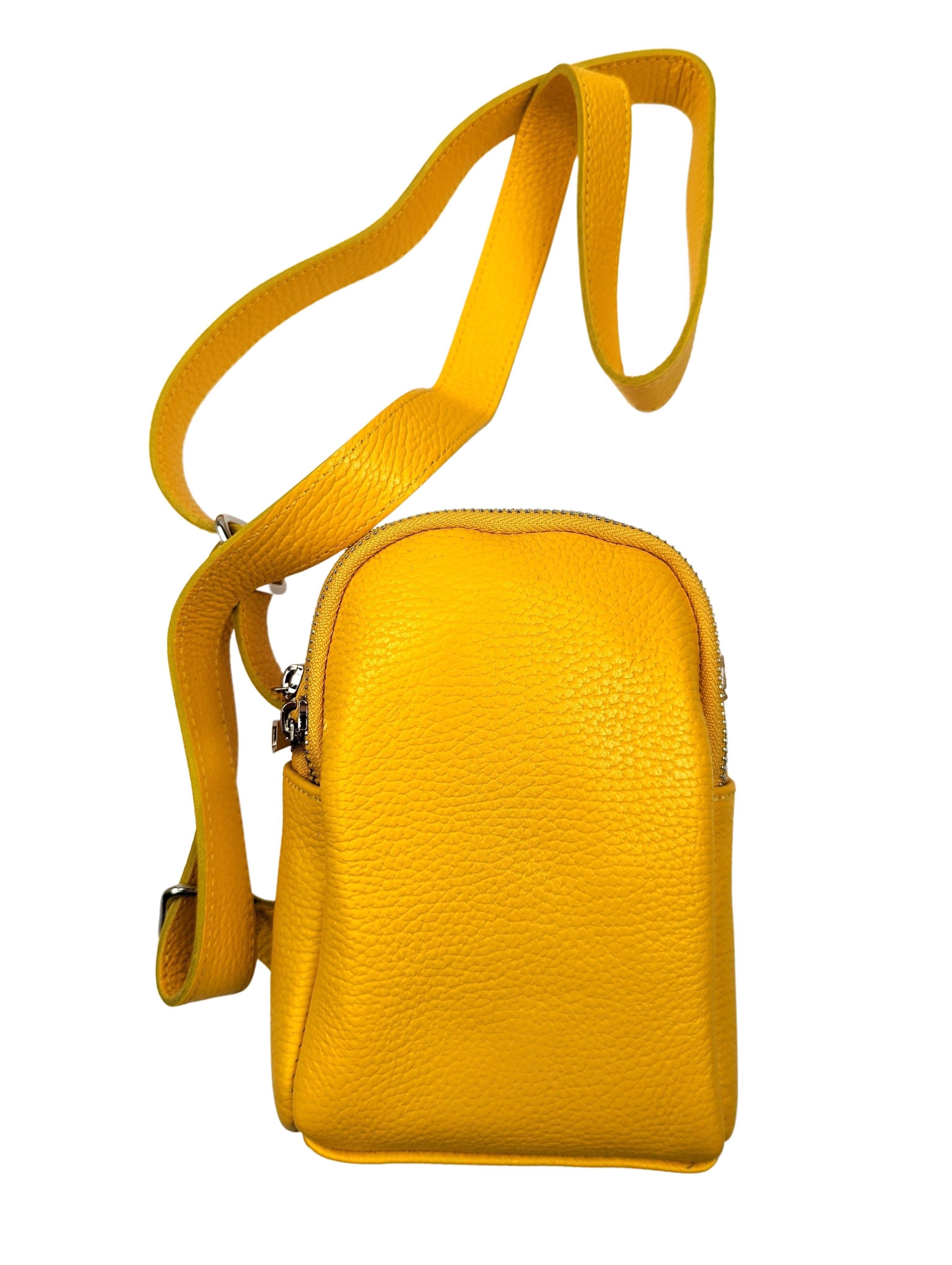 Kolibri Ulm - Crossbody Bag Asymetrisch - kolibri-ulm.de - Accessoires, Damen, Handtasche, Handtaschen, Ledertadsche, Ledertasche, Ledertaschen, Rucksack, Rucksackhandtasche, Rucksackhandtaschen, Rucksäcke, SS22, Tasche, Taschen