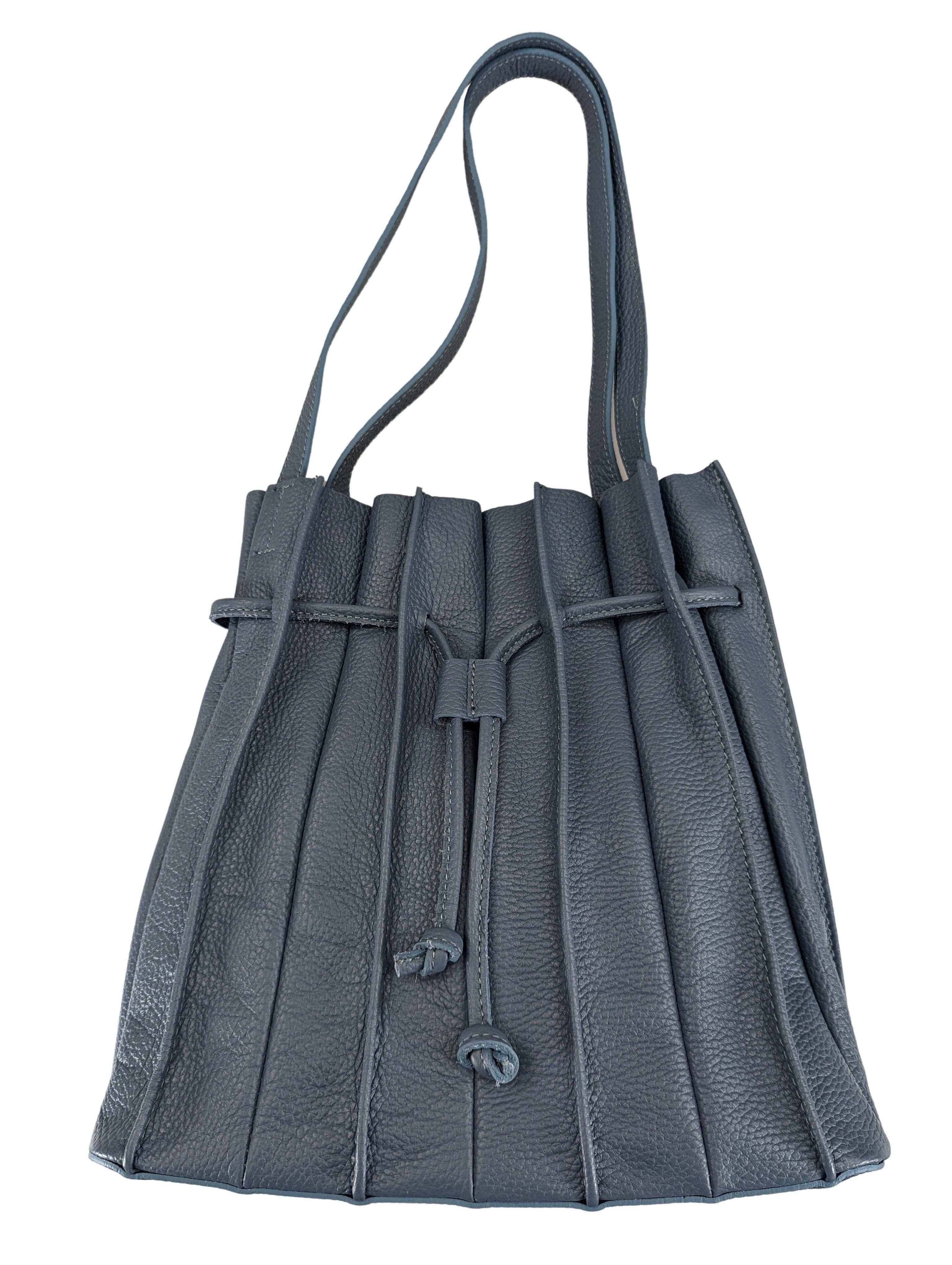 Kolibri Ulm - Handtasche mit Falten und Innenbeutel - kolibri-ulm.de - Accessoires, Damen, Handtasche, Handtaschen, Ledertasche, Ledertaschen, SS22, Tasche, Taschen