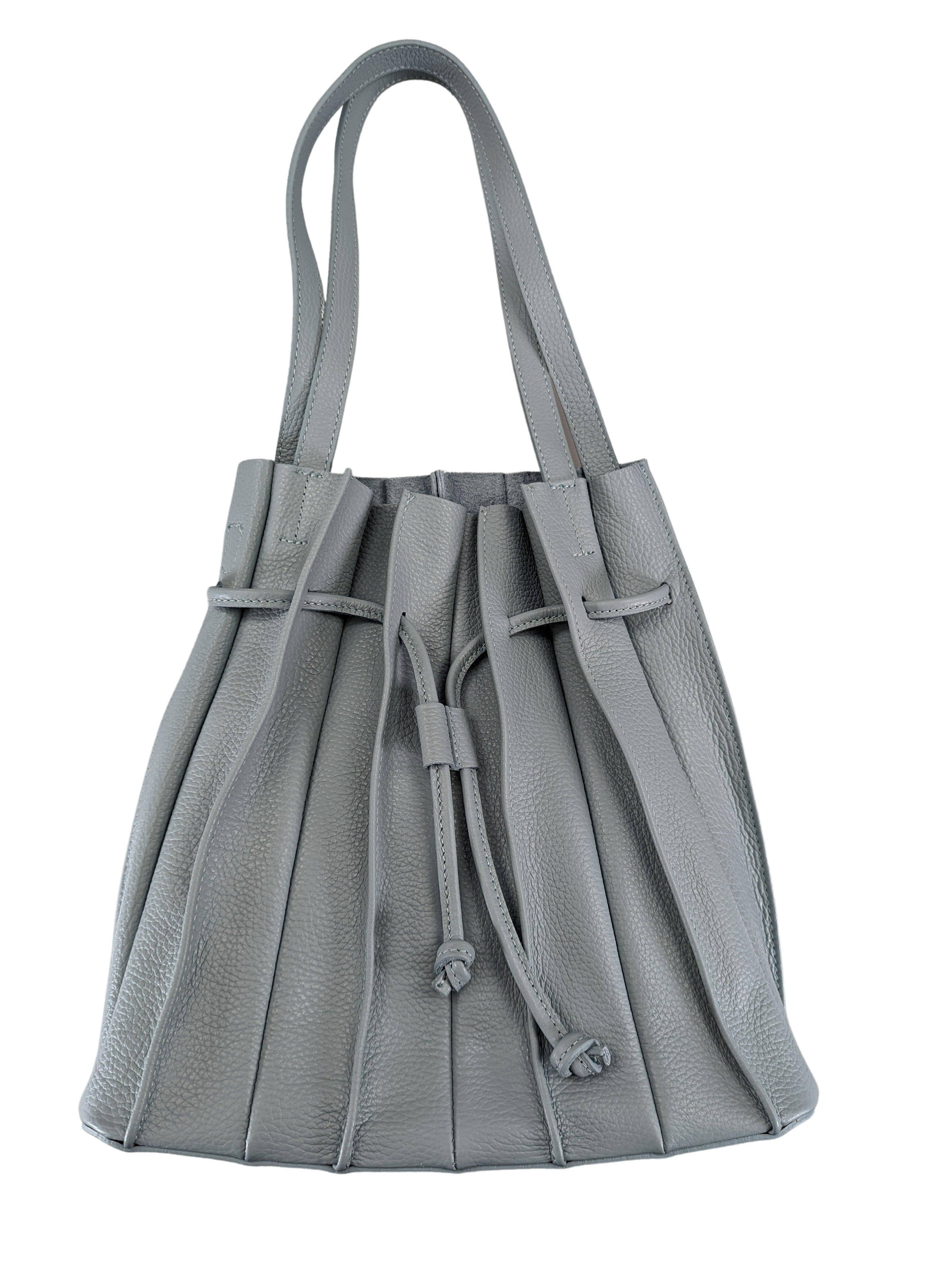 Kolibri Ulm - Handtasche mit Falten und Innenbeutel - kolibri-ulm.de - Accessoires, Damen, Handtasche, Handtaschen, Ledertasche, Ledertaschen, SS22, Tasche, Taschen