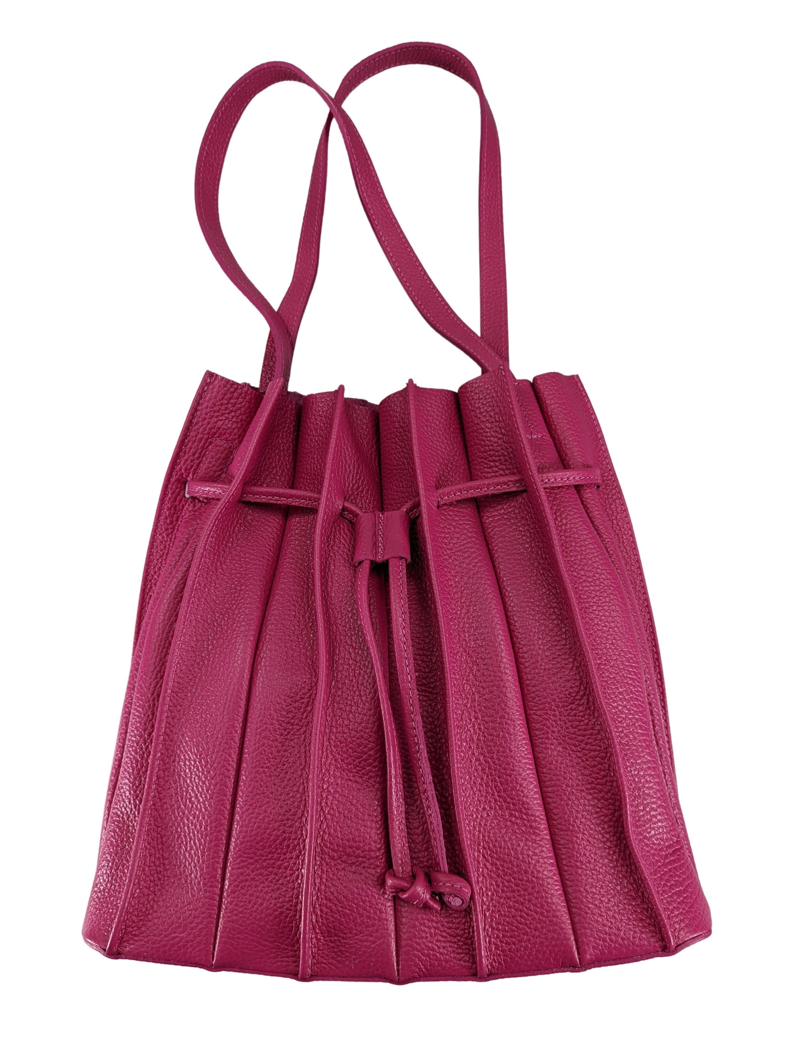 Kolibri Ulm - Handtasche mit Falten und Innenbeutel - kolibri-ulm.de - Accessoires, Damen, Handtasche, Handtaschen, Ledertasche, Ledertaschen, SS22, Tasche, Taschen