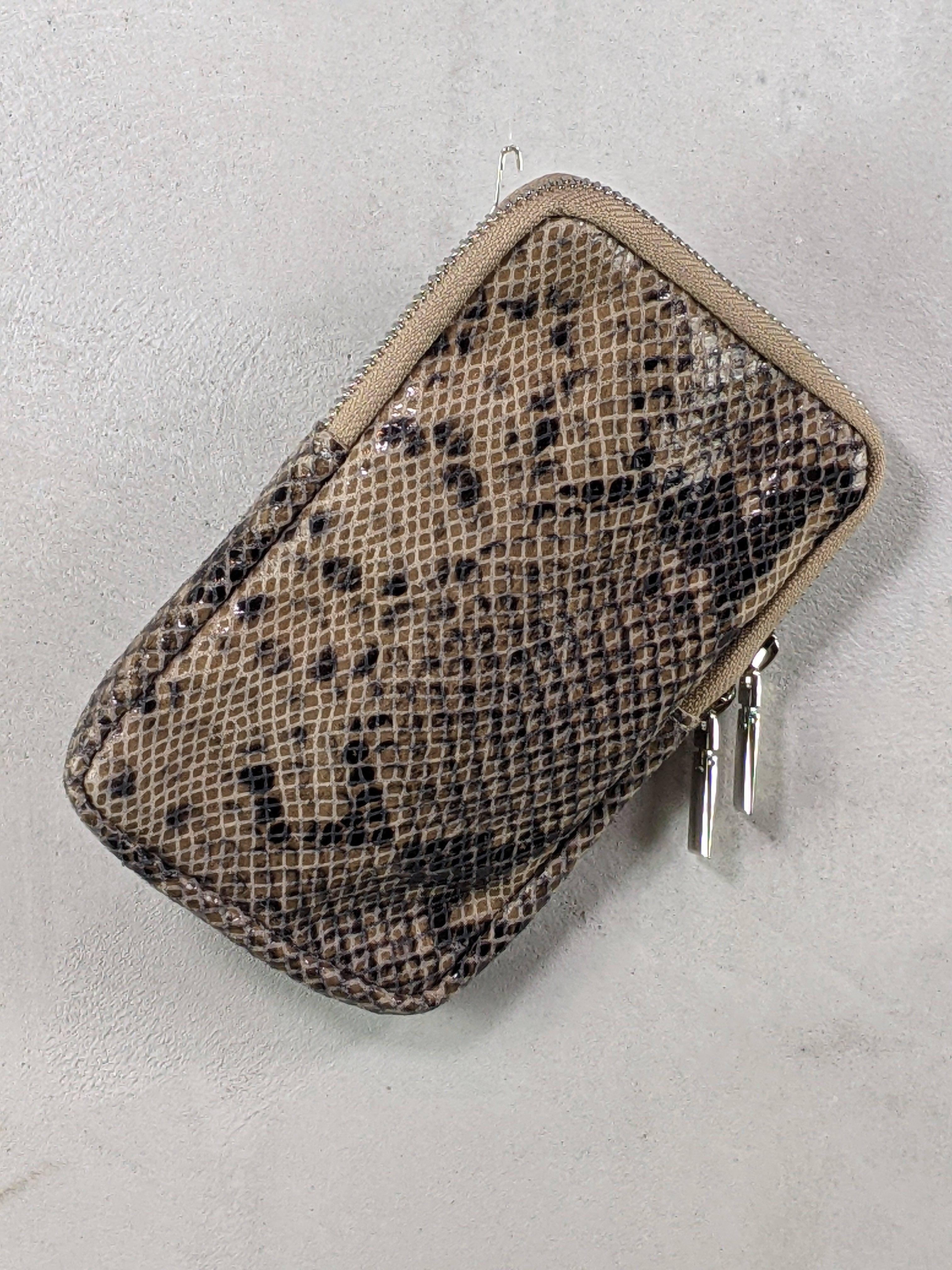 Kolibri Ulm - Handytasche aus Leder - kolibri-ulm.de - Accessoires, Bag, City, Clutch, Damen, Handtasche, Leder, Ledertasche, look1, Party, Schultertasche, Umhängetasche