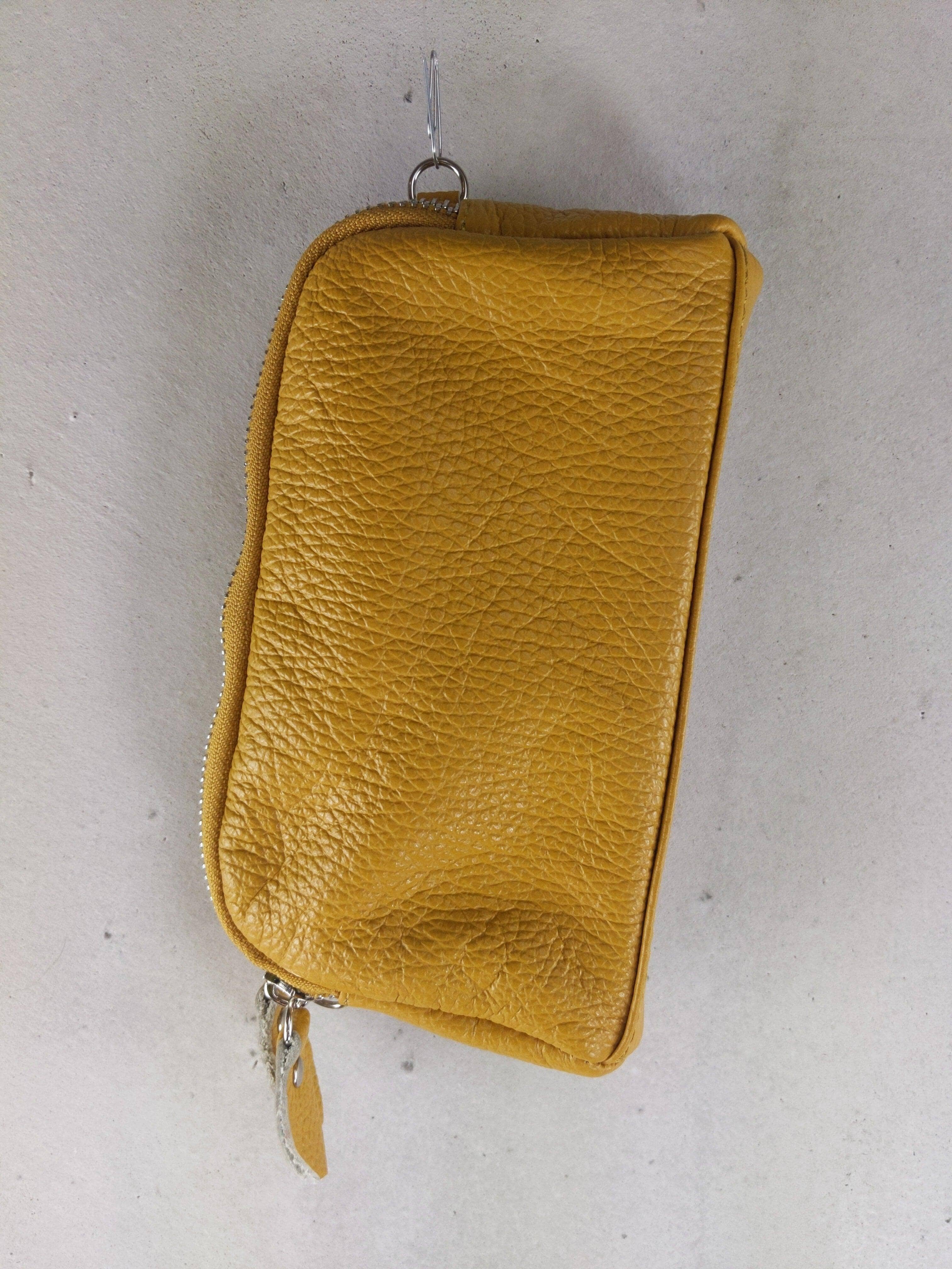 Kolibri Ulm - Kleine Ledertasche mit doppeltem Reißverschluss - kolibri-ulm.de - Accessoires, Bag, Handtasche, Handytasche, Leder, Ledertadsche, Ledertasche, Ledertaschen, Tasche