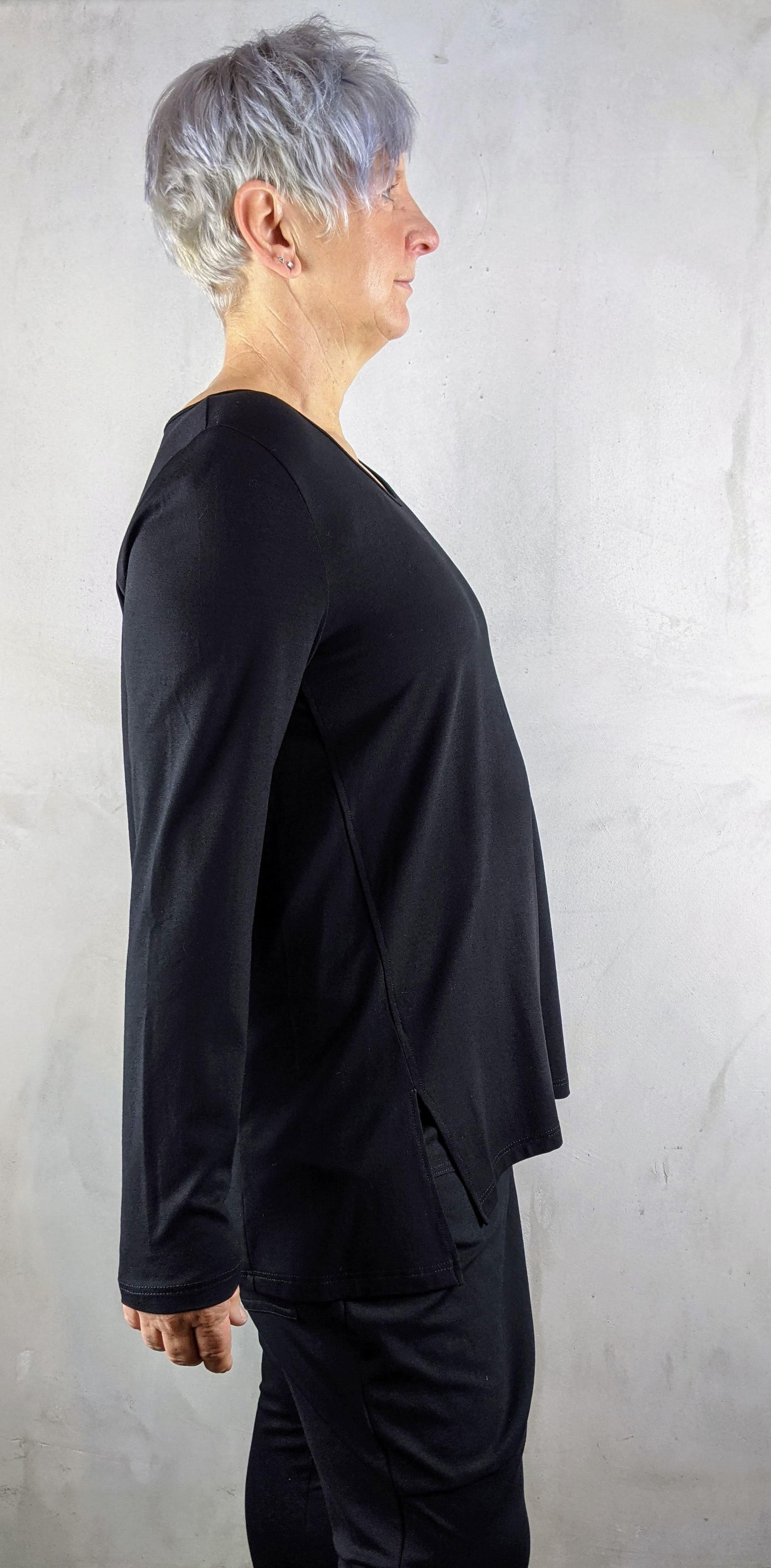 Hindahl & Skudelny - Schlitzshirt Jersey in Schwarz und Grau - kolibri-ulm.de - Damen, grau, Oberteile, schwarz, Shirt