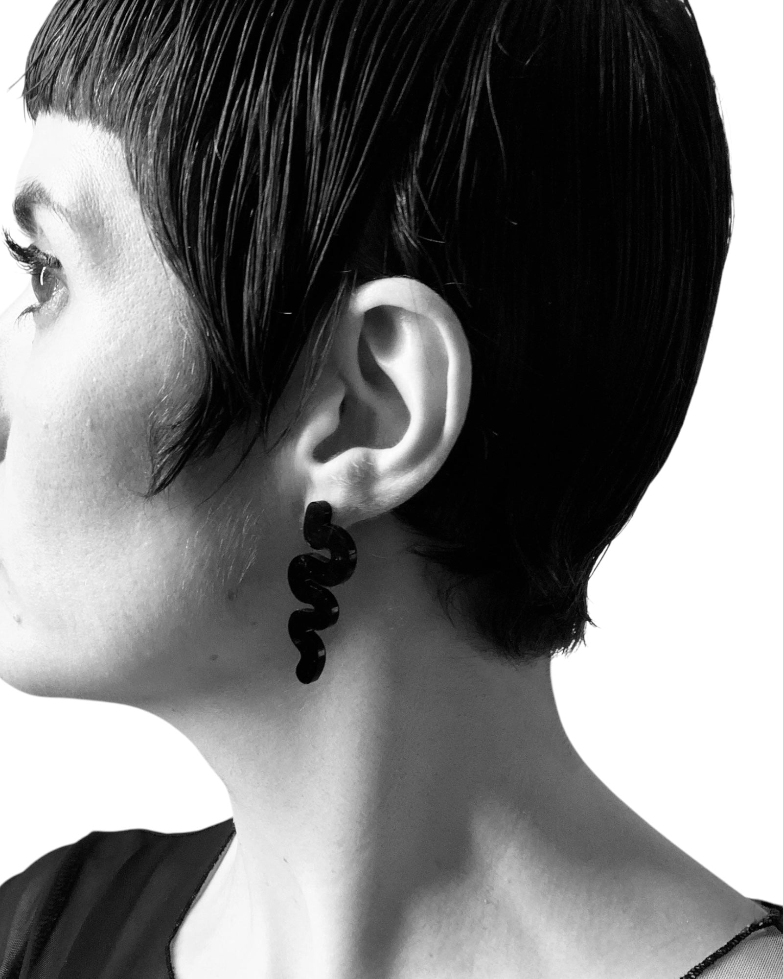 Stud Earring Black Line