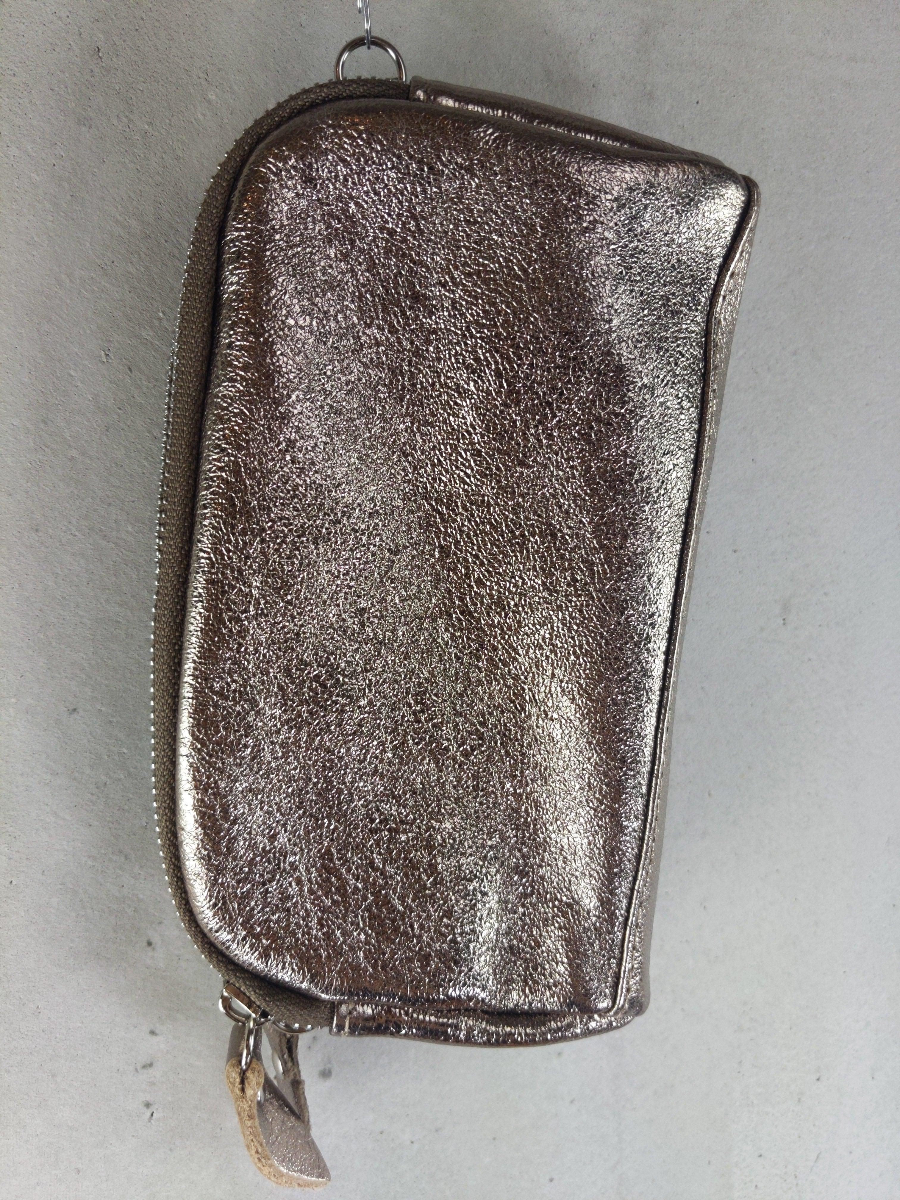 Kolibri Ulm - Kleine Ledertasche mit doppeltem Reißverschluss - kolibri-ulm.de - Accessoires, Bag, Handtasche, Handytasche, Leder, Ledertadsche, Ledertasche, Ledertaschen, Tasche