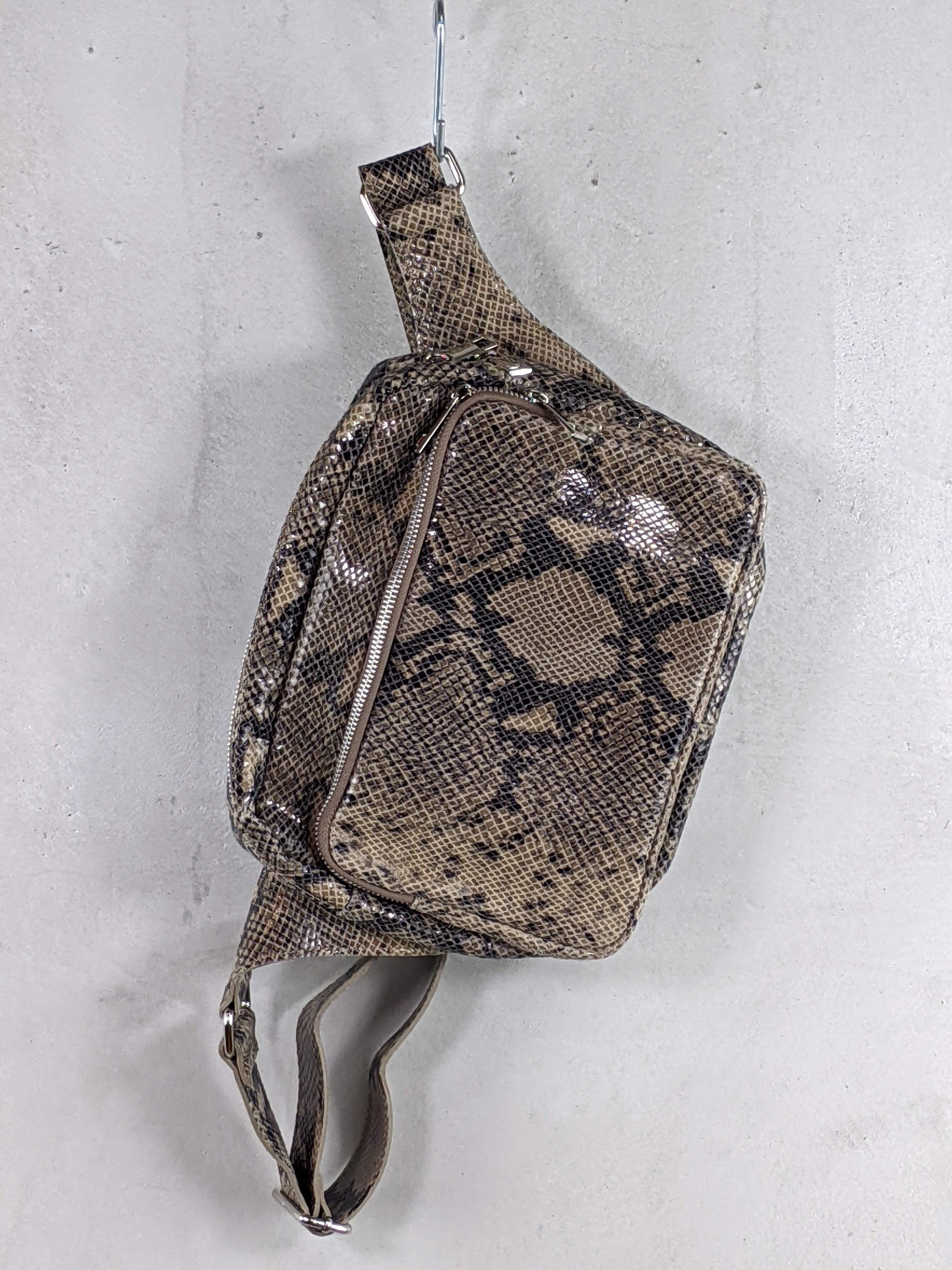 Kolibri Ulm - Crossbody Bag Elegant Sportlich - kolibri-ulm.de - Accessoires, Handtasche, Handytasche, Leder, Ledertadsche, Ledertasche, Umhängetasche