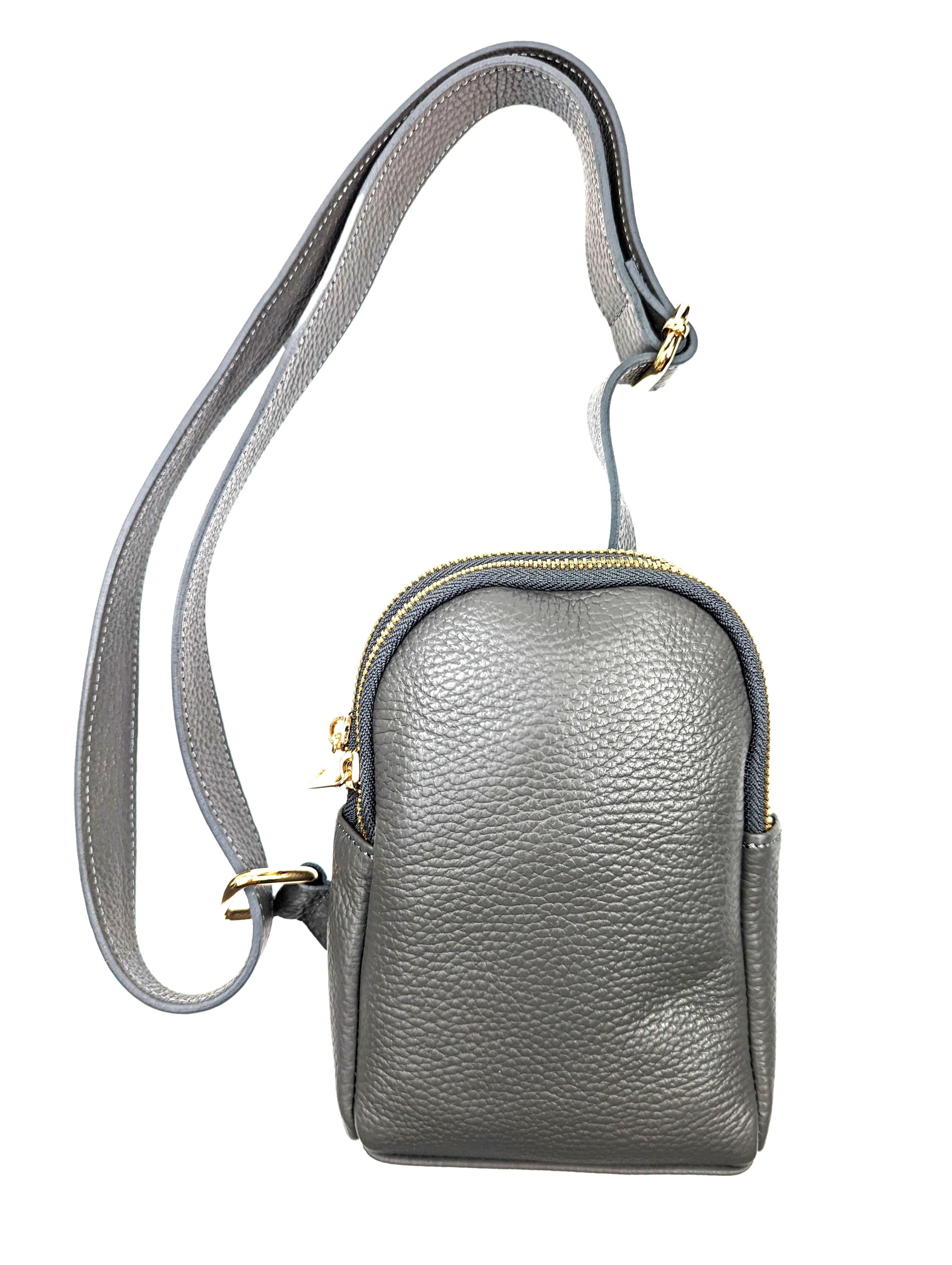 Kolibri Ulm - Crossbody Bag Asymetrisch - kolibri-ulm.de - Accessoires, Damen, Handtasche, Handtaschen, Ledertadsche, Ledertasche, Ledertaschen, Rucksack, Rucksackhandtasche, Rucksackhandtaschen, Rucksäcke, SS22, Tasche, Taschen