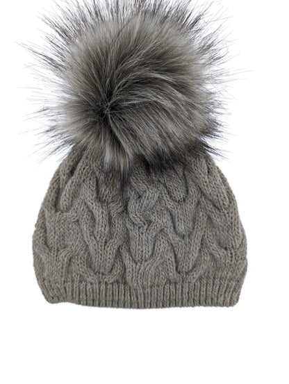 Gebeana - Mütze Zopfmuster mit Fleece u. Webpelzpompon - kolibri-ulm.de - Accessoires, Damen, Kappe, Kappen, Kopfbedeckung, Mütze, Mützen, Strick, Textilien, WS22