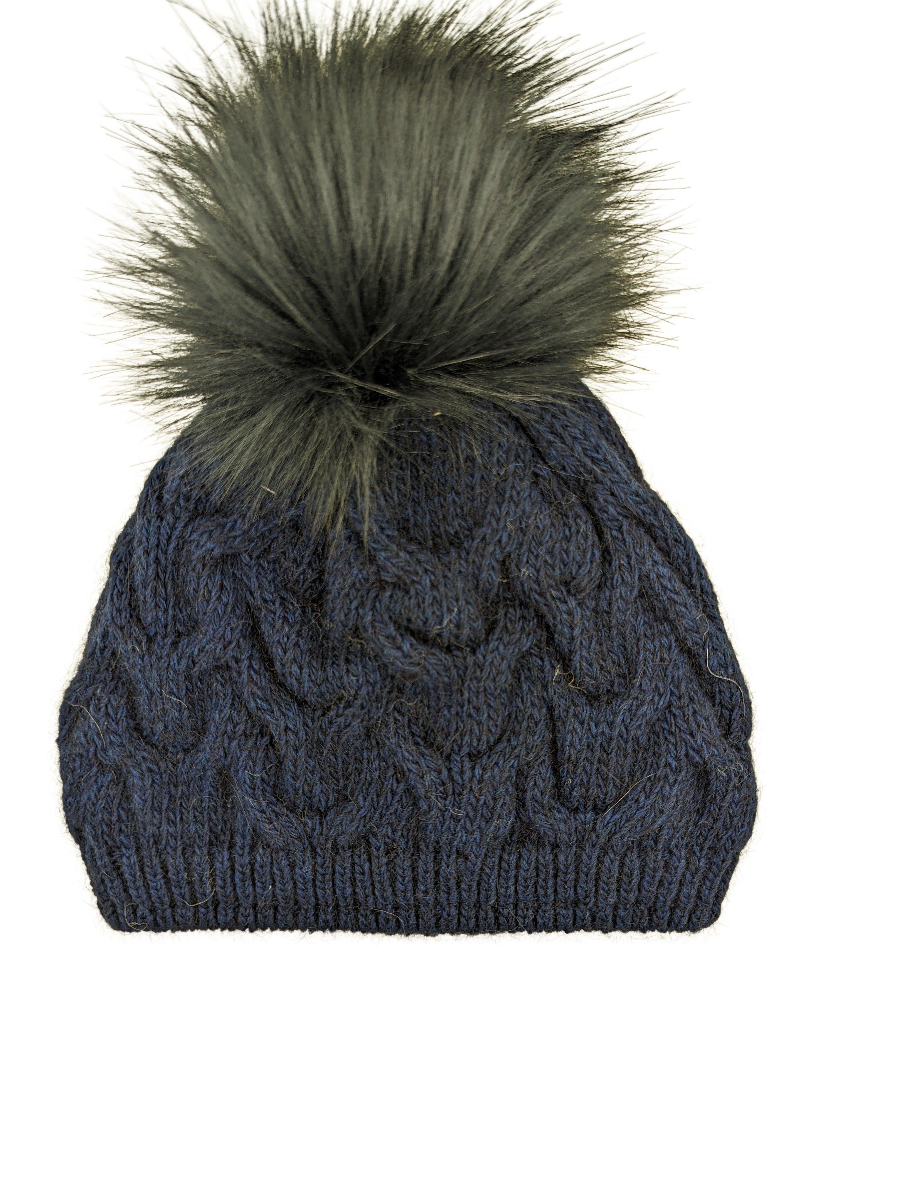 Gebeana - Mütze Zopfmuster mit Fleece u. Webpelzpompon - kolibri-ulm.de - Accessoires, Damen, Kappe, Kappen, Kopfbedeckung, Mütze, Mützen, Strick, Textilien, WS22