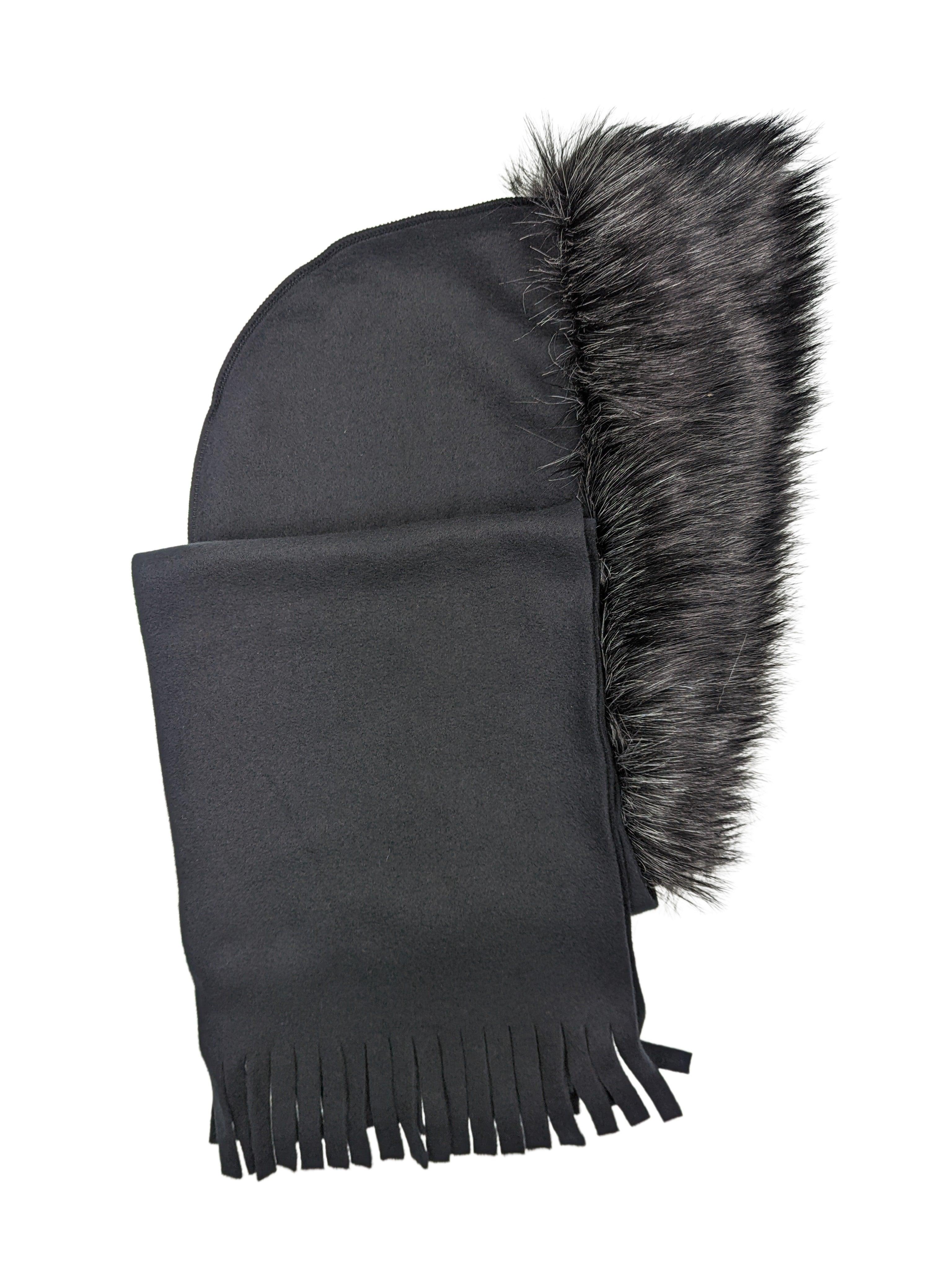 Schalhaube aus Fleece mit Fransen