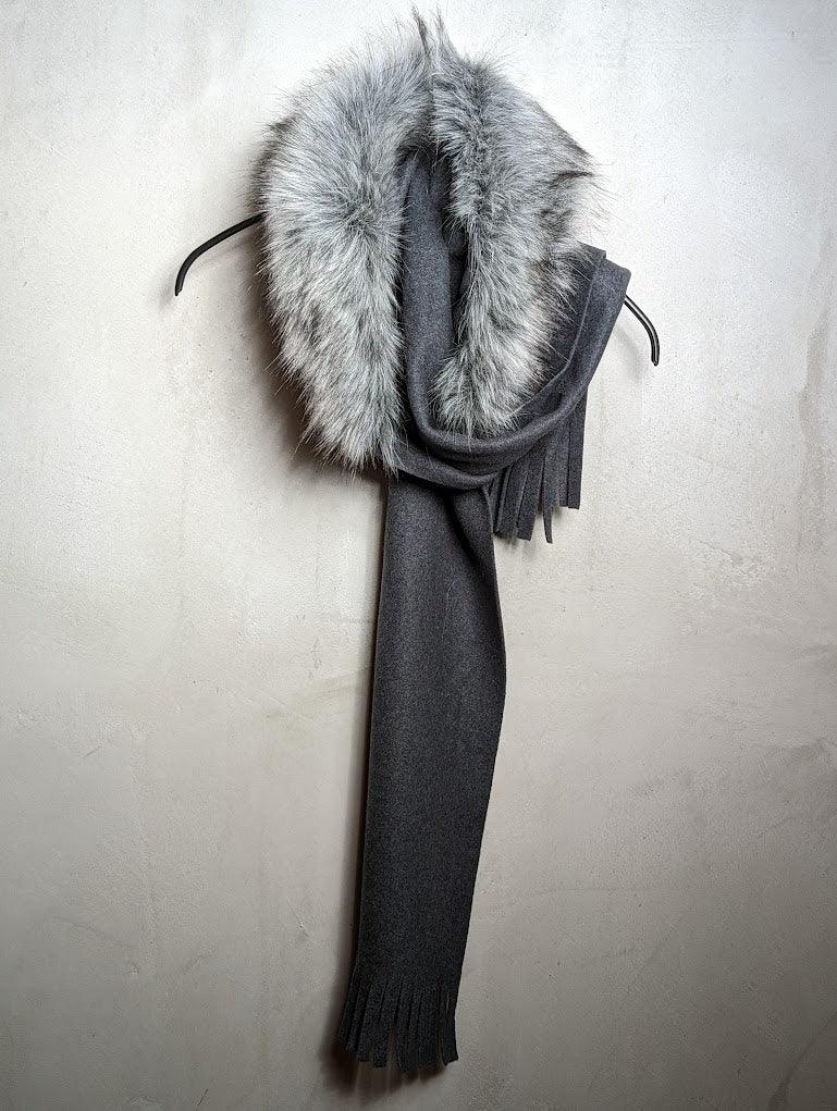 Schalhaube aus Fleece mit Fransen