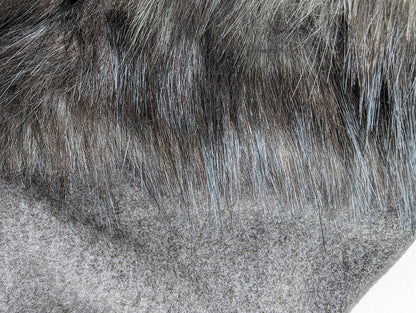 Schalhaube aus Fleece mit Fransen