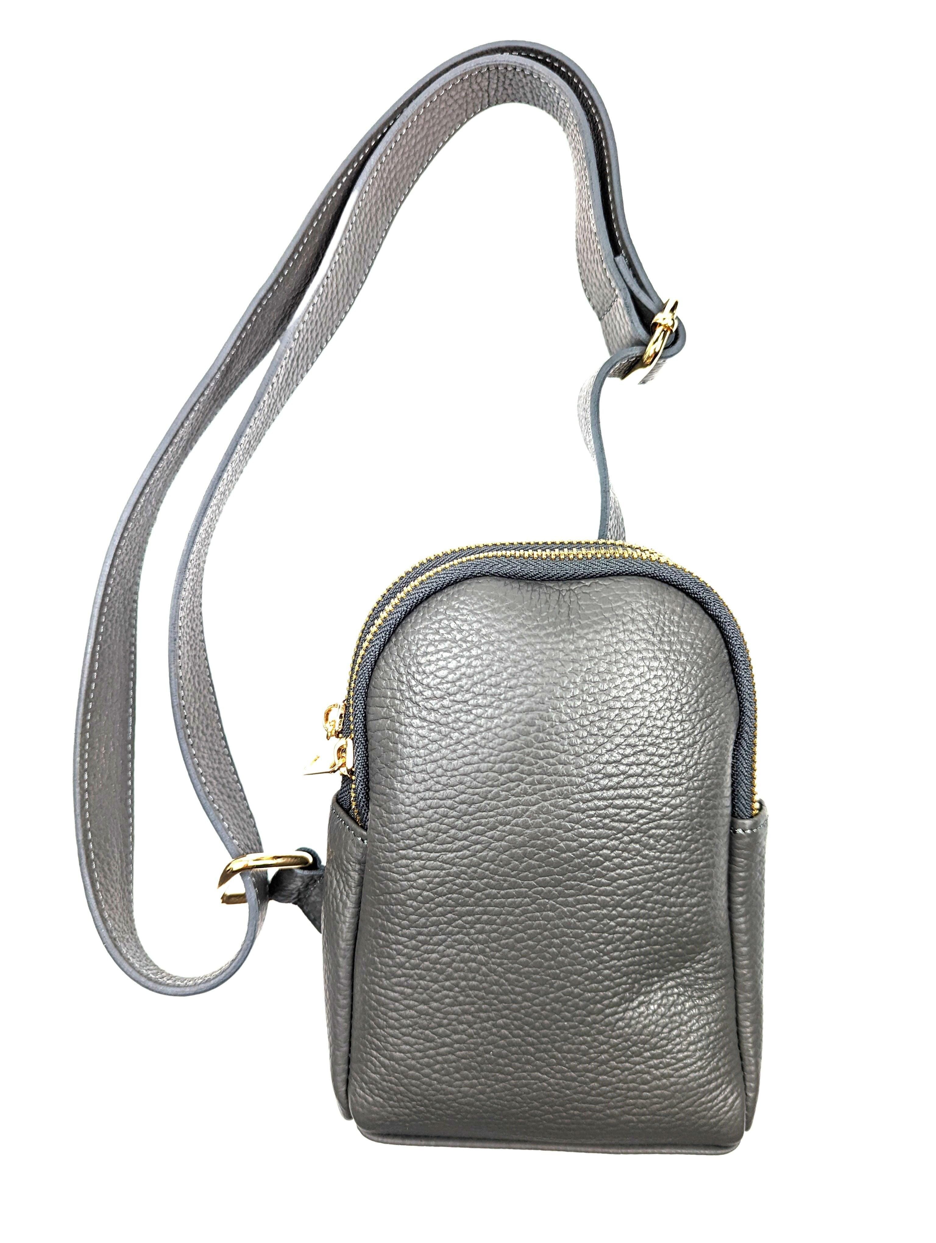 Kolibri Ulm - Crossbody Bag Asymetrisch - kolibri-ulm.de - Accessoires, Damen, Handtasche, Handtaschen, Ledertadsche, Ledertasche, Ledertaschen, Rucksack, Rucksackhandtasche, Rucksackhandtaschen, Rucksäcke, SS22, Tasche, Taschen