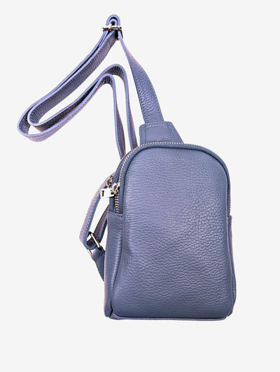 Kolibri Ulm - Crossbody Bag Asymetrisch - kolibri-ulm.de - Accessoires, Damen, Handtasche, Handtaschen, Ledertadsche, Ledertasche, Ledertaschen, Rucksack, Rucksackhandtasche, Rucksackhandtaschen, Rucksäcke, SS22, Tasche, Taschen