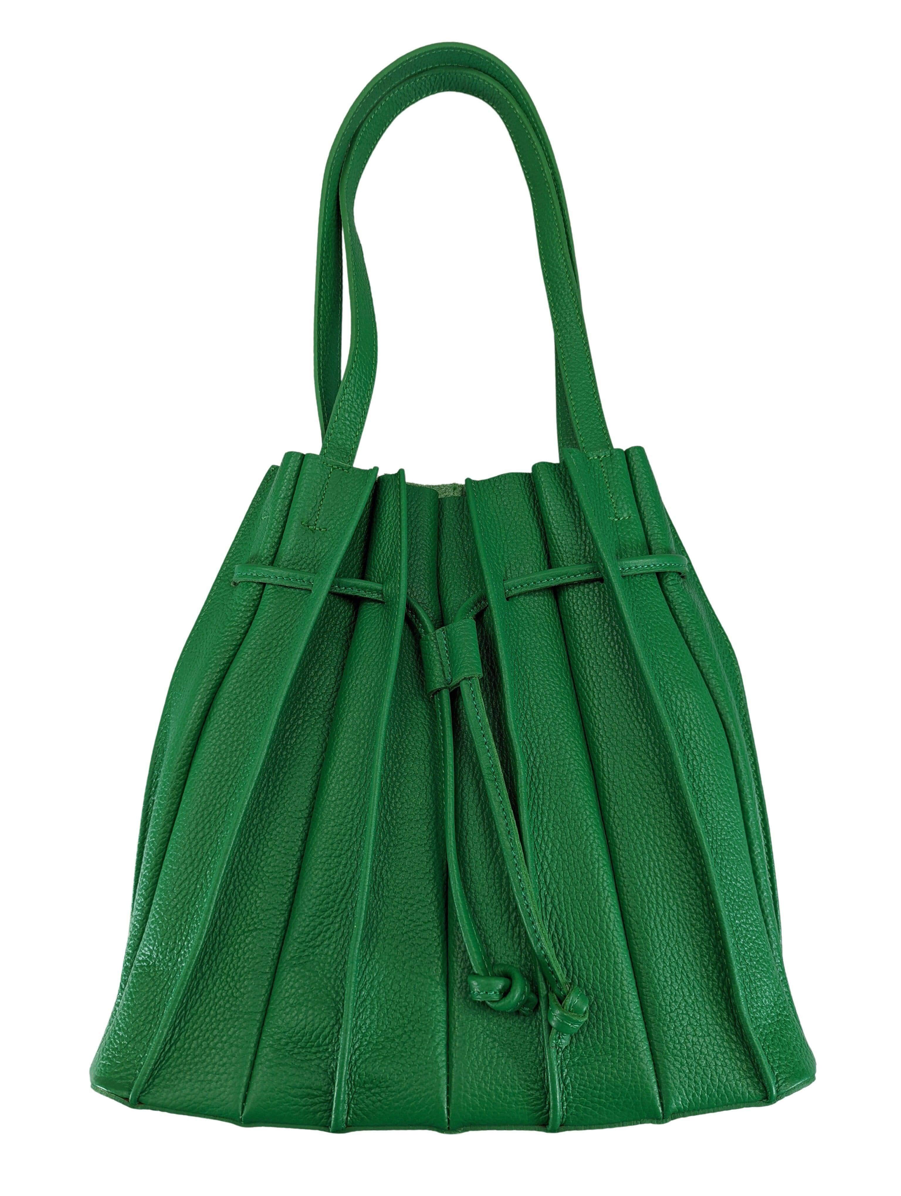 Kolibri Ulm - Handtasche mit Falten und Innenbeutel - kolibri-ulm.de - Accessoires, Damen, Handtasche, Handtaschen, Ledertasche, Ledertaschen, SS22, Tasche, Taschen