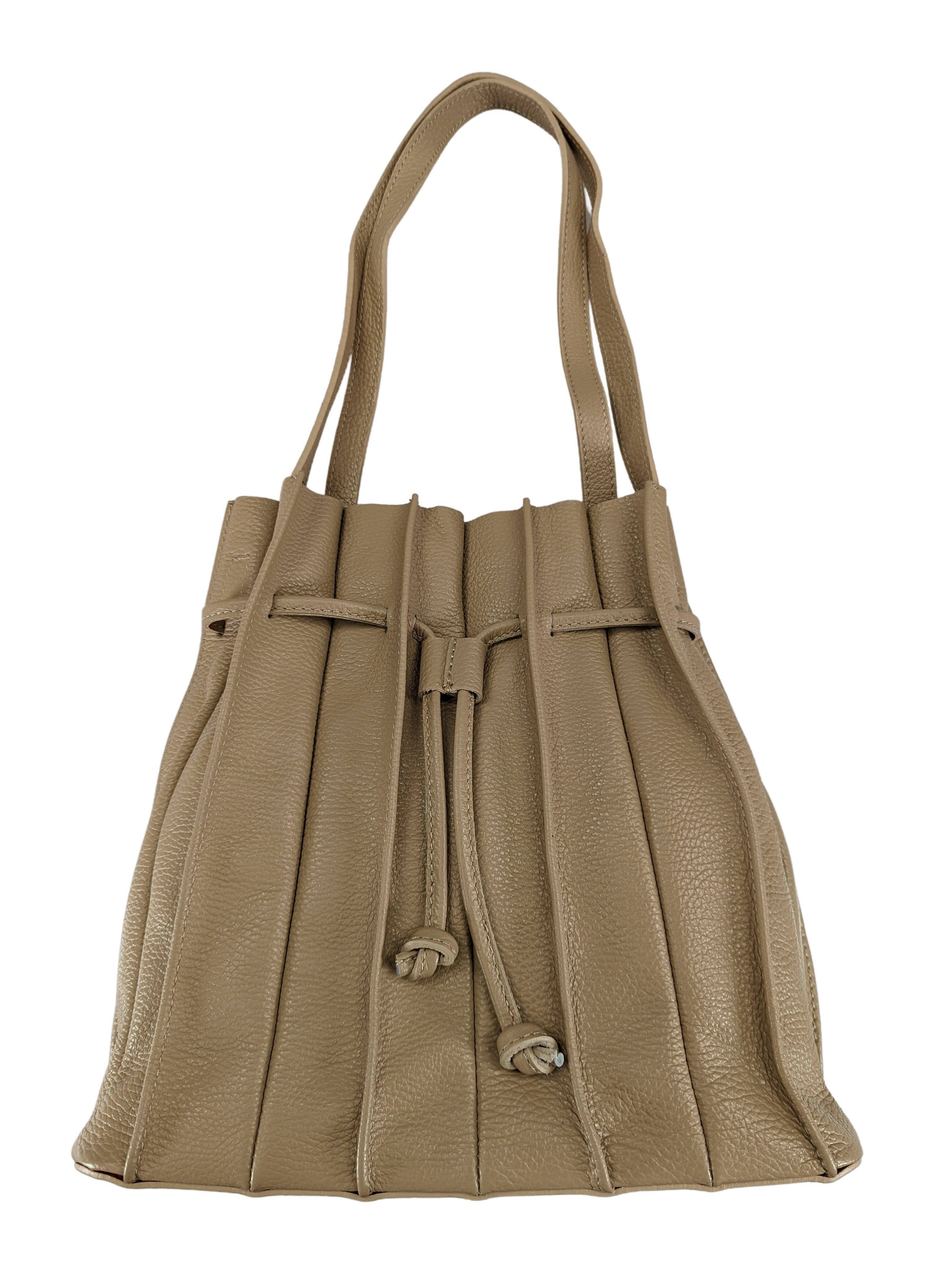 Kolibri Ulm - Handtasche mit Falten und Innenbeutel - kolibri-ulm.de - Accessoires, Damen, Handtasche, Handtaschen, Ledertasche, Ledertaschen, SS22, Tasche, Taschen