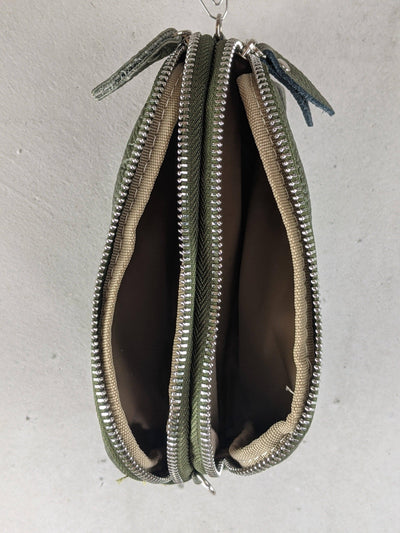 Kolibri Ulm - Kleine Ledertasche mit doppeltem Reißverschluss - kolibri-ulm.de - Accessoires, Bag, Handtasche, Handytasche, Leder, Ledertadsche, Ledertasche, Ledertaschen, Tasche