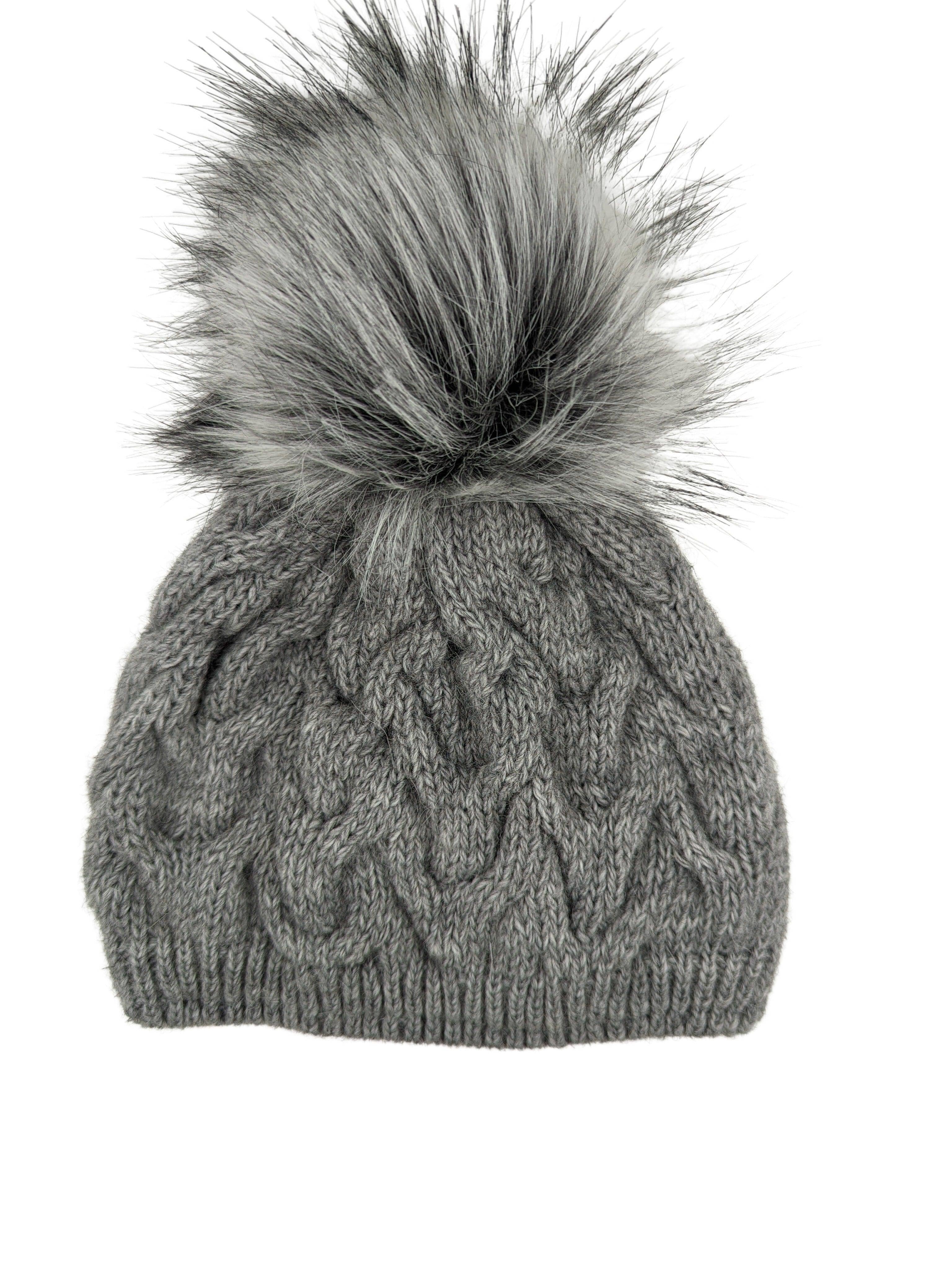 Gebeana - Mütze Zopfmuster mit Fleece u. Webpelzpompon - kolibri-ulm.de - Accessoires, Damen, Kappe, Kappen, Kopfbedeckung, Mütze, Mützen, Strick, Textilien, WS22