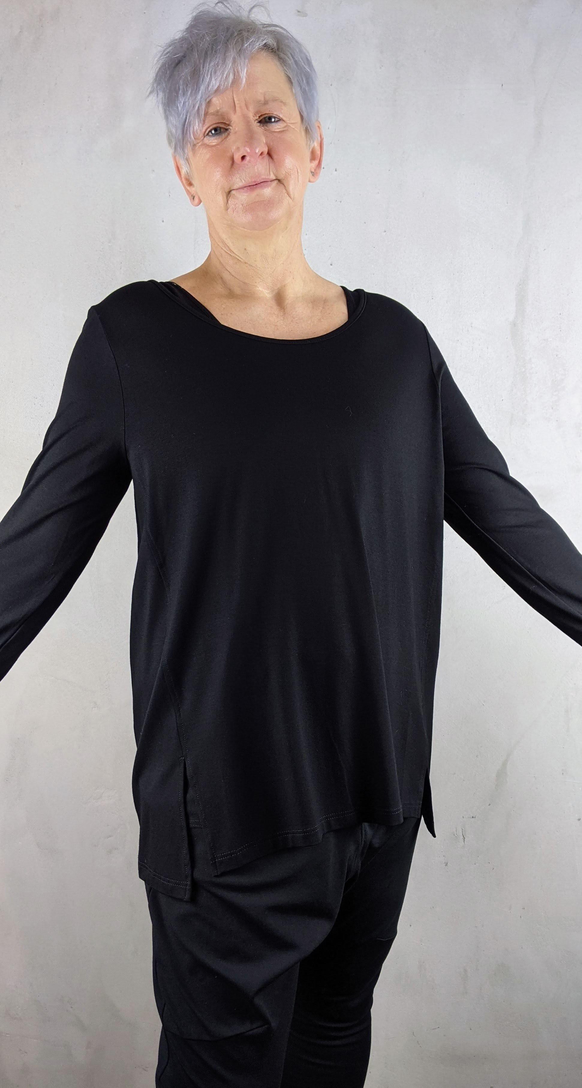 Hindahl & Skudelny - Schlitzshirt Jersey in Schwarz und Grau - kolibri-ulm.de - Damen, grau, Oberteile, schwarz, Shirt